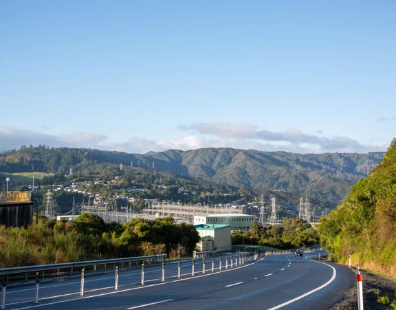 Haywards Hill Road as a film location located in Upper Hutt that provides impressive views across to the Haywards electrical substation.