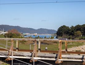 Ava railway bridge crossing over Hutt River