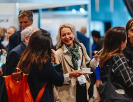 People networking at ICDE World Conference