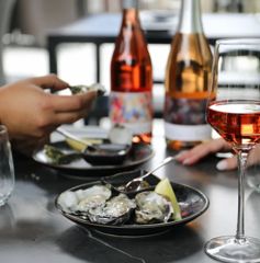 Oysters and Rose at Luna Estate