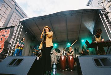 MĀ & The Fly Hunnies, an artist-run collective based in Te Whanganui-a-Tara, performing on stage at the N
Kia Mau in 2023.