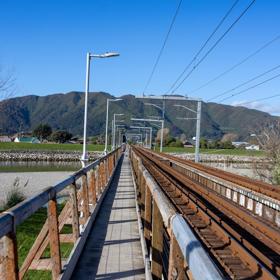 Ava railway bridge crossing over Hutt River