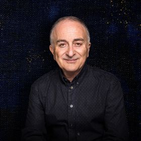 Sir Tony Robinson.