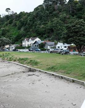 Worser Bay is a scenic inner-harbour beach popular with swimmers, dog walkers, and bridal couples. The large, sandy beach on the eastern side of Miramar Peninsula offers views of the Ororongorongo Range across the harbour, Steeple Rock, and Seatoun Beach.