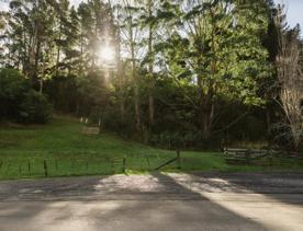 The entrance and carpark of Mataihuka Walkway in Raumati.