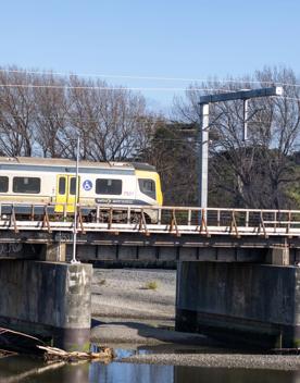 Ava railway bridge crossing over Hutt River