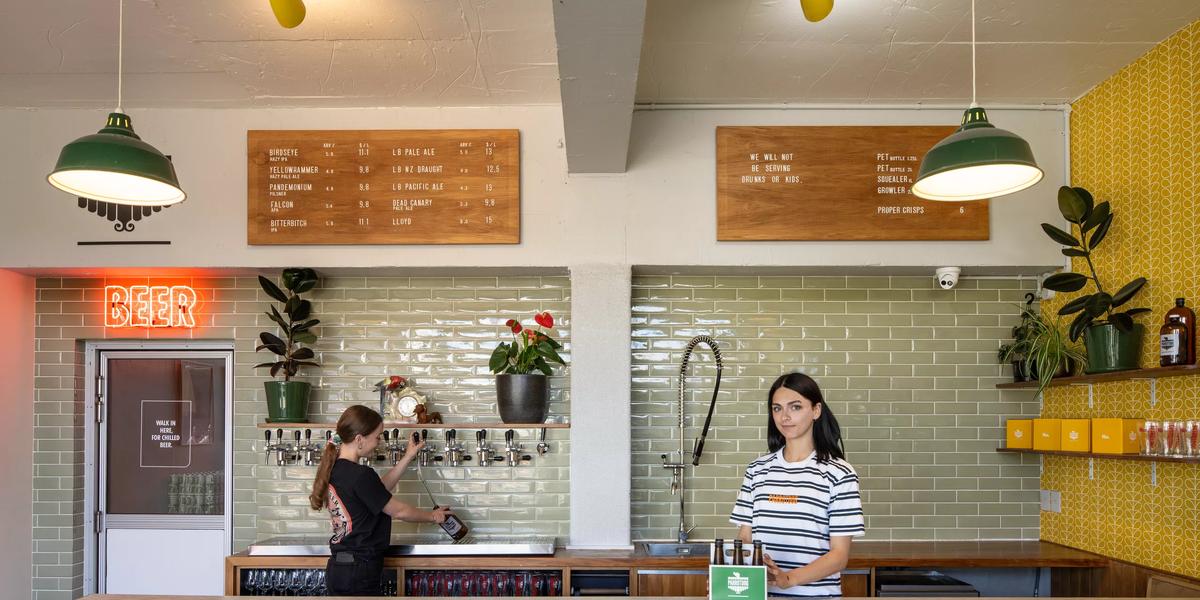 Parrotdog Bar: Lyall Bay’s relaxed brewery bar - WellingtonNZ